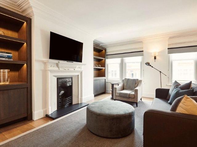 Apartment for rent in Mayfair, Greater London