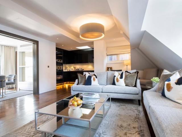 Apartment for rent in Mayfair, Greater London