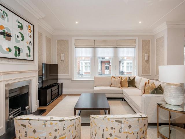 Apartment for rent in Mayfair, Greater London