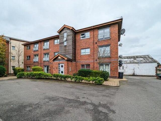 House for sale in Leigh