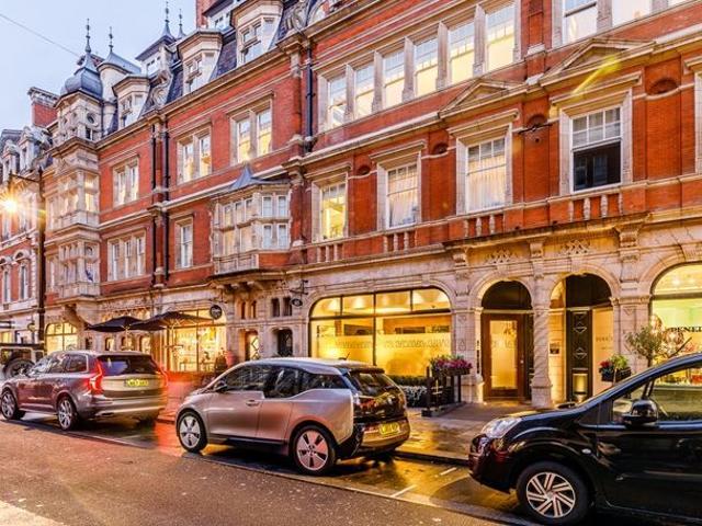 Apartment for rent in Mayfair, Greater London