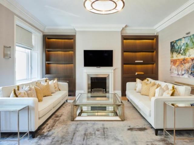 Apartment for rent in Mayfair, Greater London