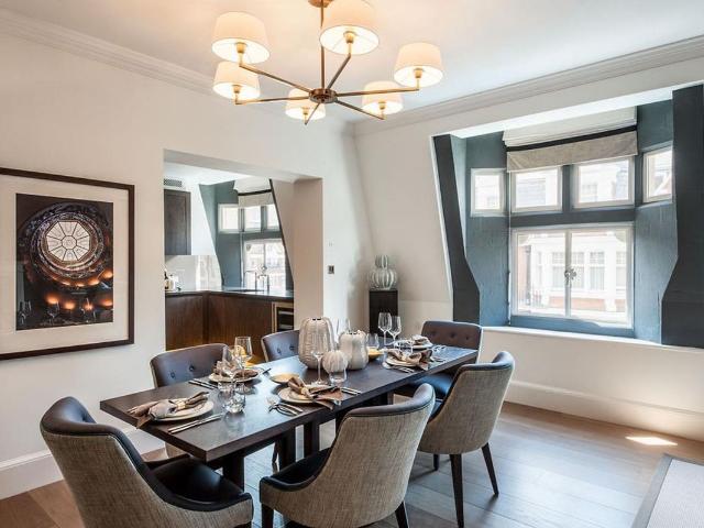 Apartment for rent in Mayfair, Greater London