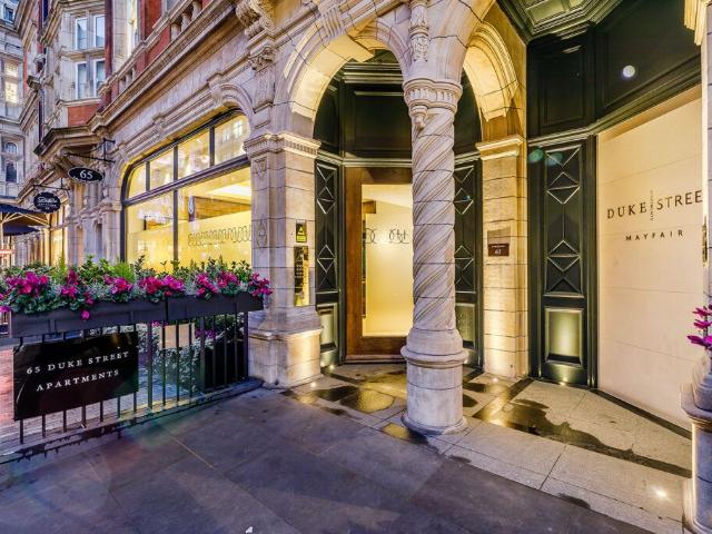 Apartment for rent in Mayfair, Greater London