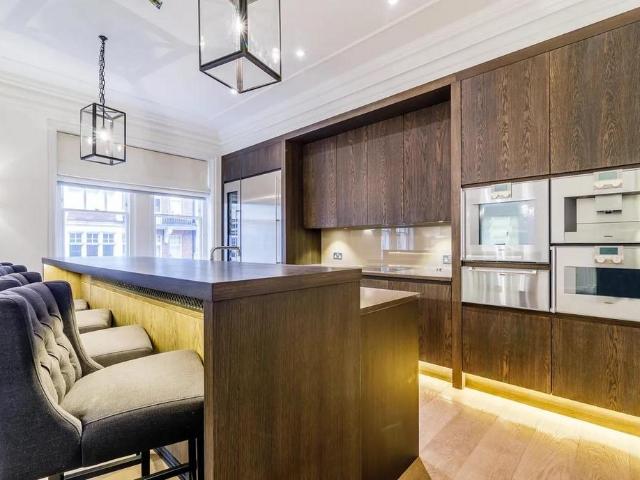 Apartment for rent in Mayfair, Greater London
