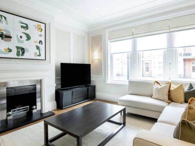 Apartment for rent in Mayfair, Greater London