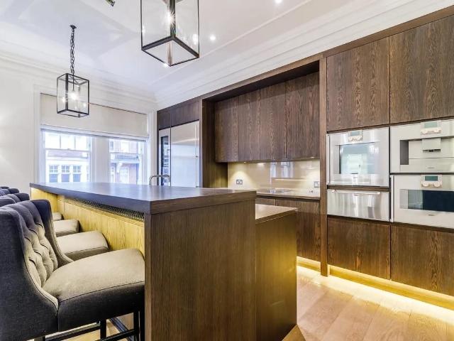 Apartment for rent in Mayfair, Greater London