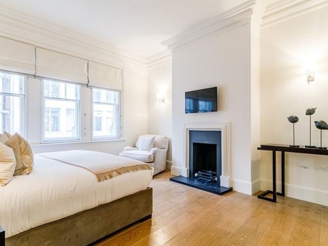 Apartment for rent in Mayfair, Greater London