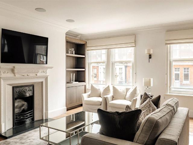 Apartment for rent in Mayfair, Greater London