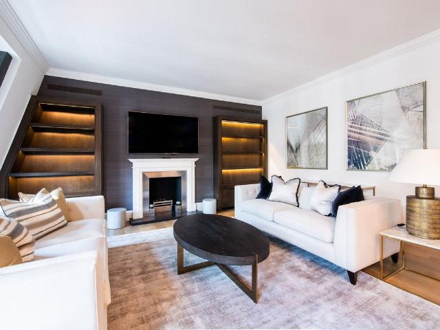 Apartment for rent in Mayfair, Greater London