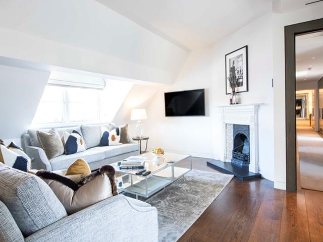 Apartment for rent in Mayfair, Greater London