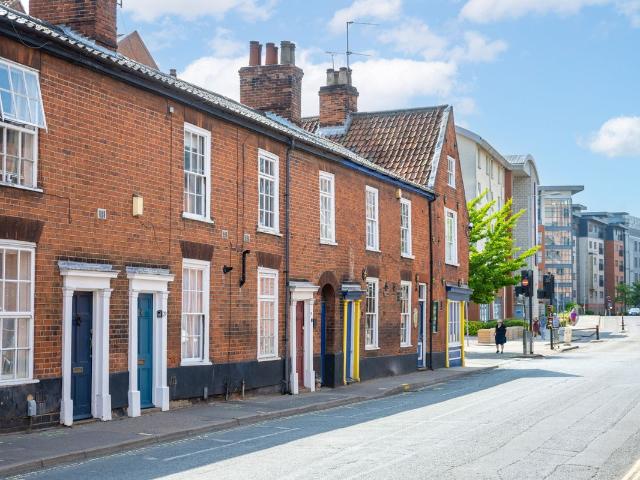 House for rent in Heigham Grove, East Bank