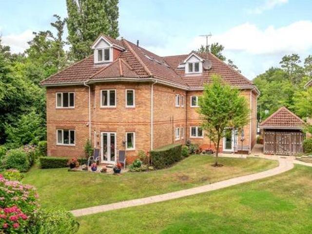 House for sale in Crowthorne
