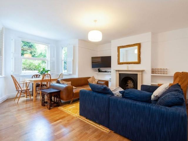 Apartment for rent in Herne Hill, Greater London