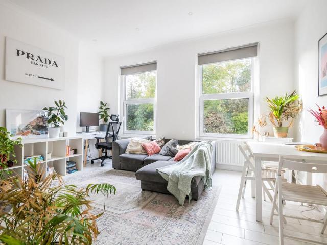 Apartment for rent in Herne Hill, Greater London