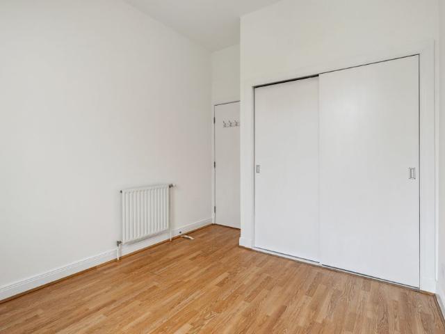 Apartment for rent in Broomhill, Scotland