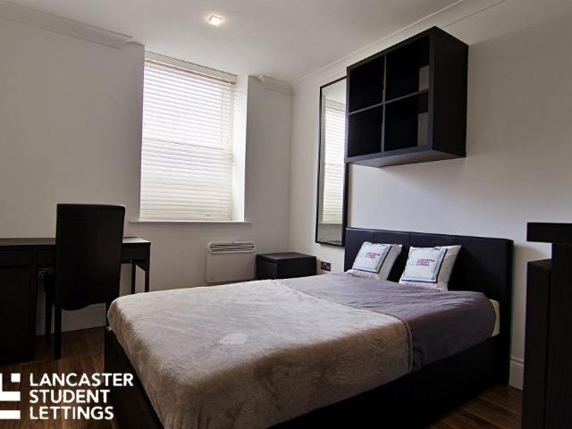 Room for rent in Moorlands, Bare