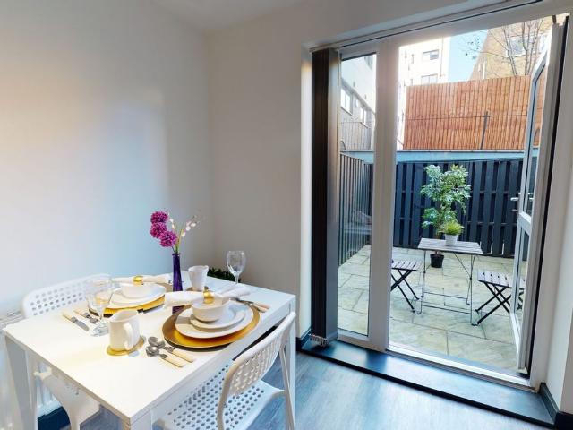 Studio for rent in Spring Park, Luton