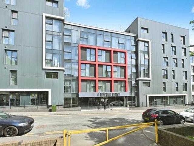 House for sale in Luton, England