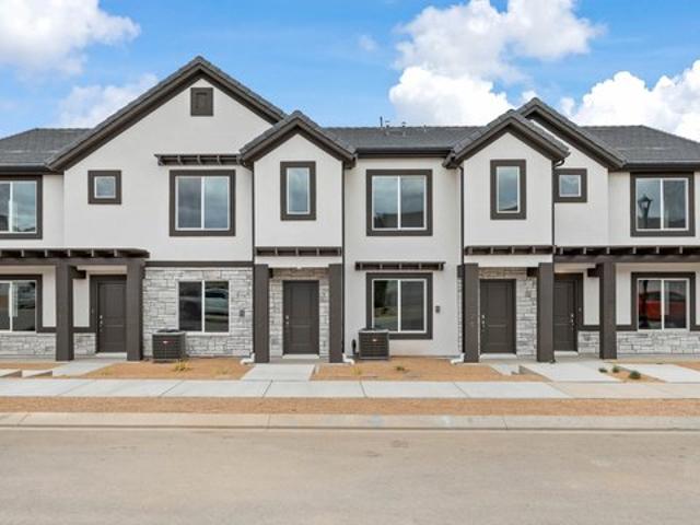 Townhouse for sale in Dumont, New Jersey