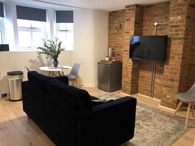 Apartment for rent in West Hackney, Greater London