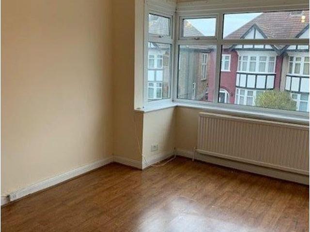 Apartment for rent in Scotch Estate, Hornsey