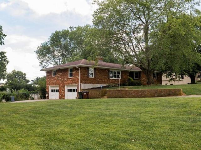 House for sale in Frankfort