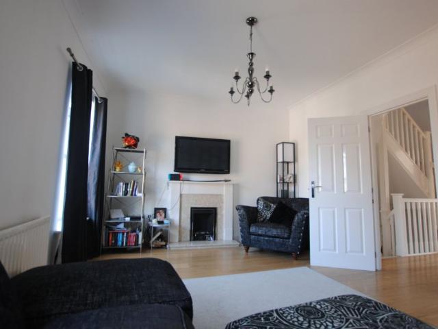 House for rent in Swanscombe and Greenhithe, Monks Orchard