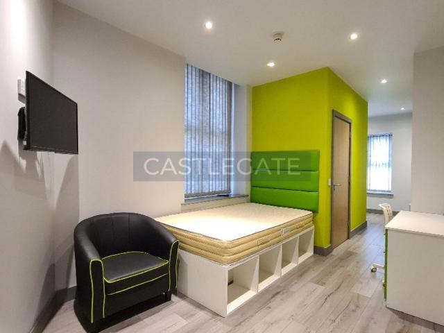 Room for rent in Highfields, Huddersfield