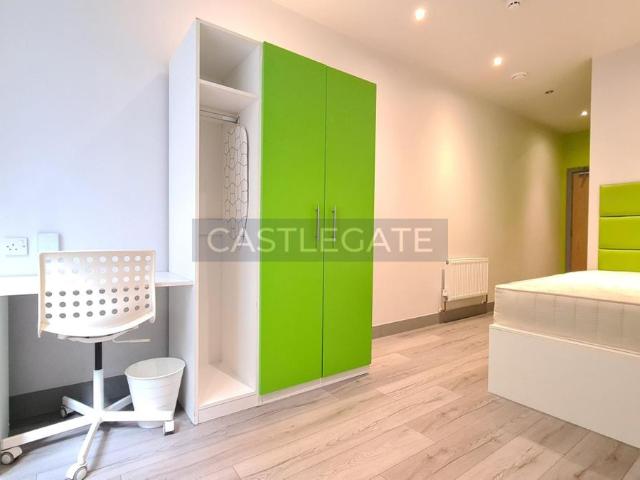 Room for rent in Folly Hall, Kirklees