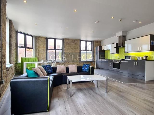 Room for rent in Highfields, Huddersfield