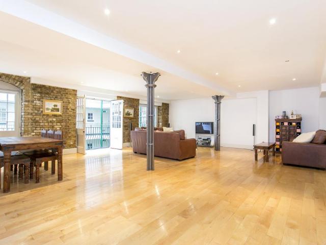 Apartment for rent in Wapping, Greater London