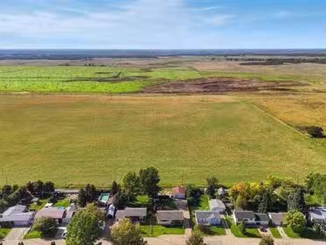 House for sale in Dundurn