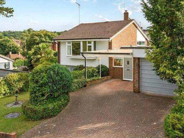 House for sale in Hillview, Surrey