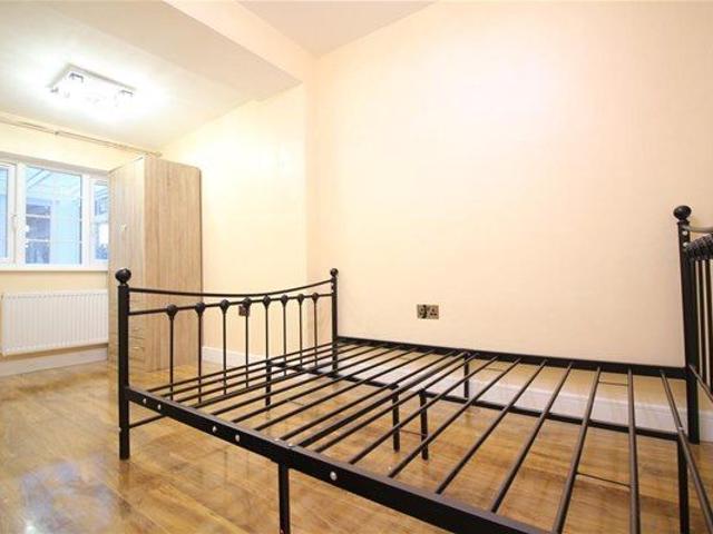 Apartment for rent in Hayes, Yeading