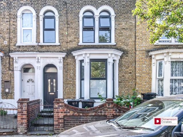 House for rent in Clapton Park, Greater London