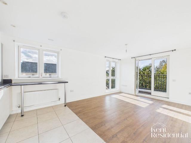 Apartment for rent in St. Marys Island, Gillingham