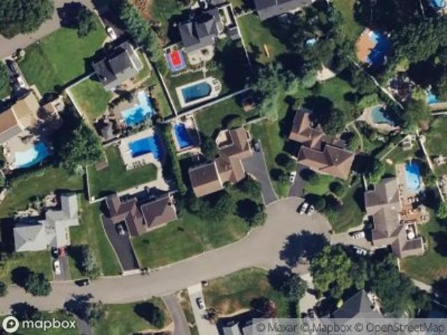 House for sale in Commack