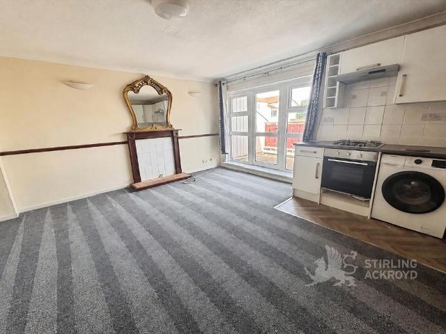 Apartment for rent in London Borough of Hounslow, Hanworth