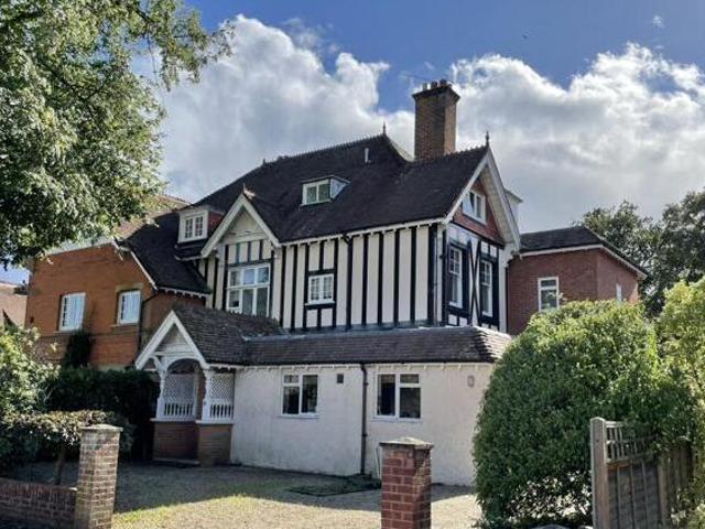 House for sale in Fleet, Hart