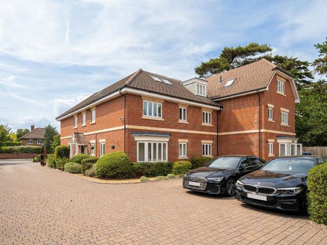 Apartment for rent in Spelthorne, Surrey