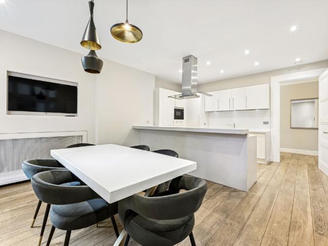 Apartment for rent in Marylebone, Greater London