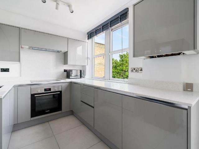 Apartment for rent in London Borough of Sutton, Greater London