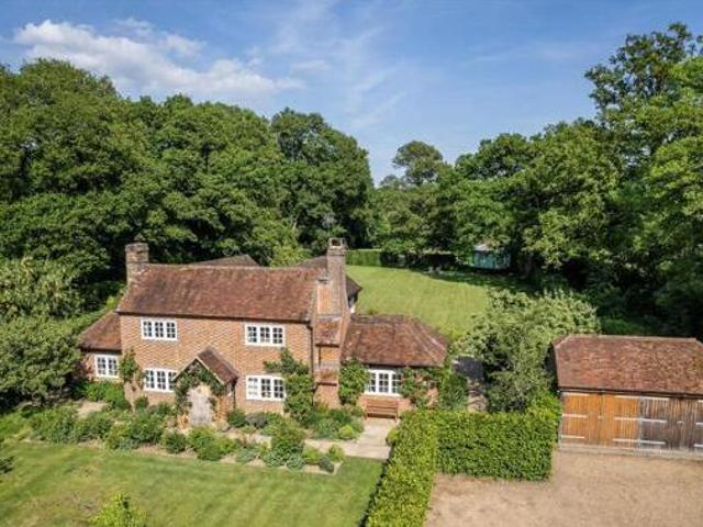House for sale in Fole, Surrey