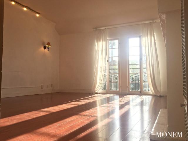 Apartment for rent in Canoga Park, California