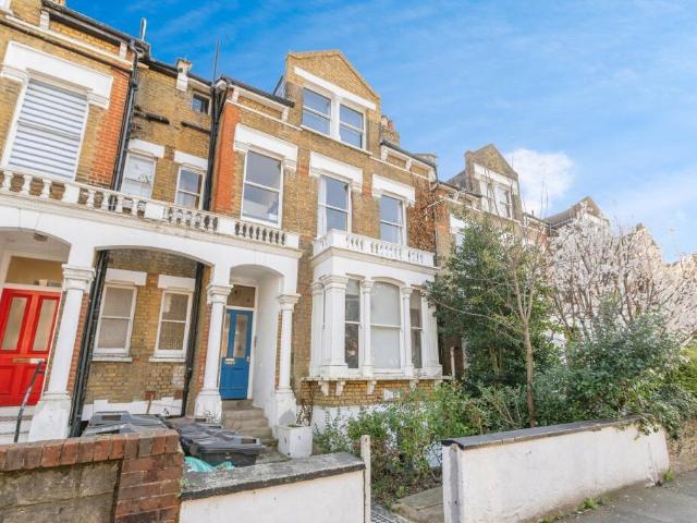 House for rent in Stamford Hill, Greater London