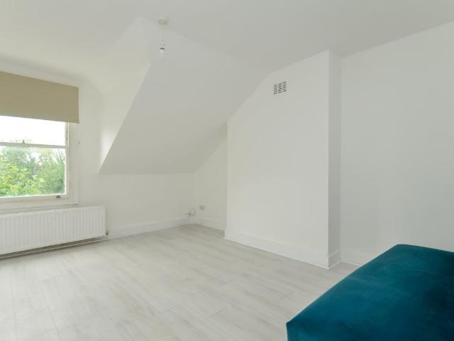 Apartment for rent in Stamford Hill, Greater London