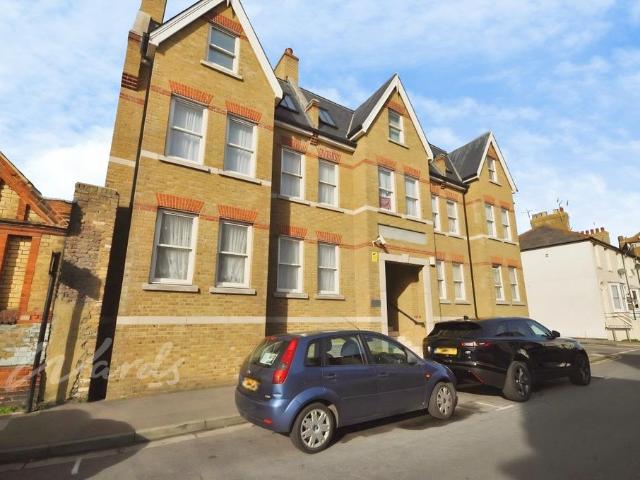 Apartment for rent in Oxenden, Canterbury