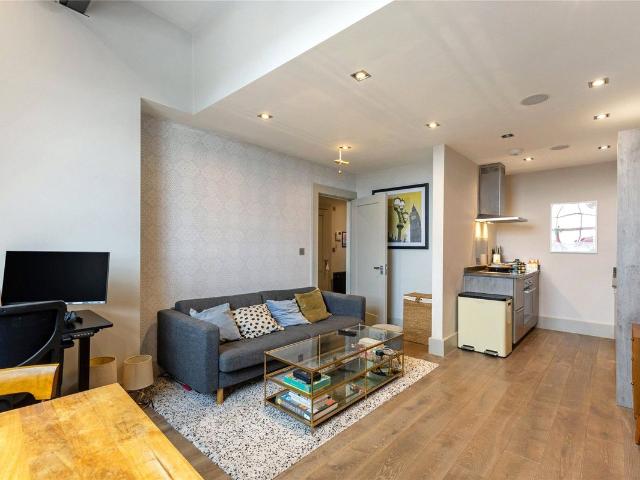 Apartment for rent in London Borough of Richmond upon Thames, Greater London
