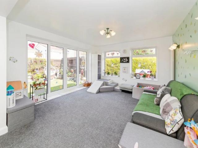 House for rent in Perryfields, West Sussex